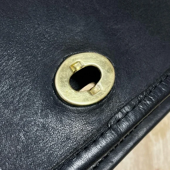 Vintage Coach Black Dinky 4422 Turnlock Crossbody Bag Made in USA NYC Era - Picture 4 of 16